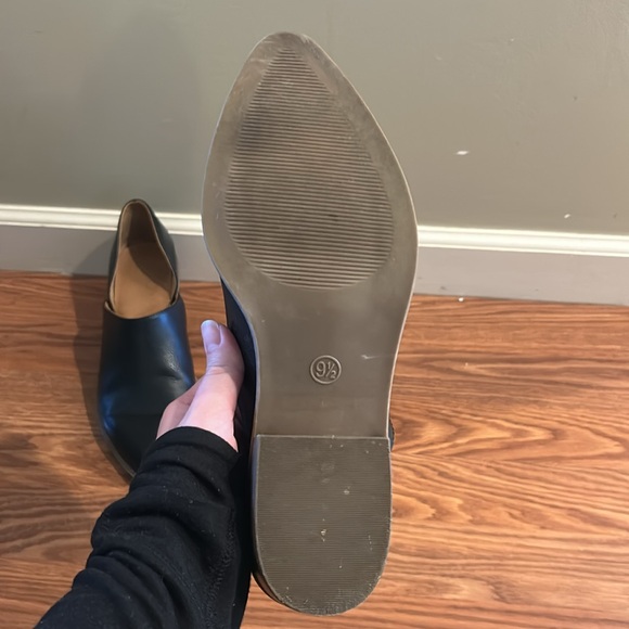 Universal Thread Shoes - Picture 3 of 3